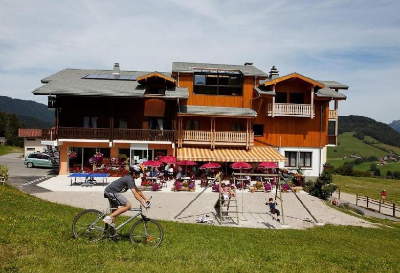 Hotel Les Skieurs Bellevaux Zewnętrze zdjęcie
